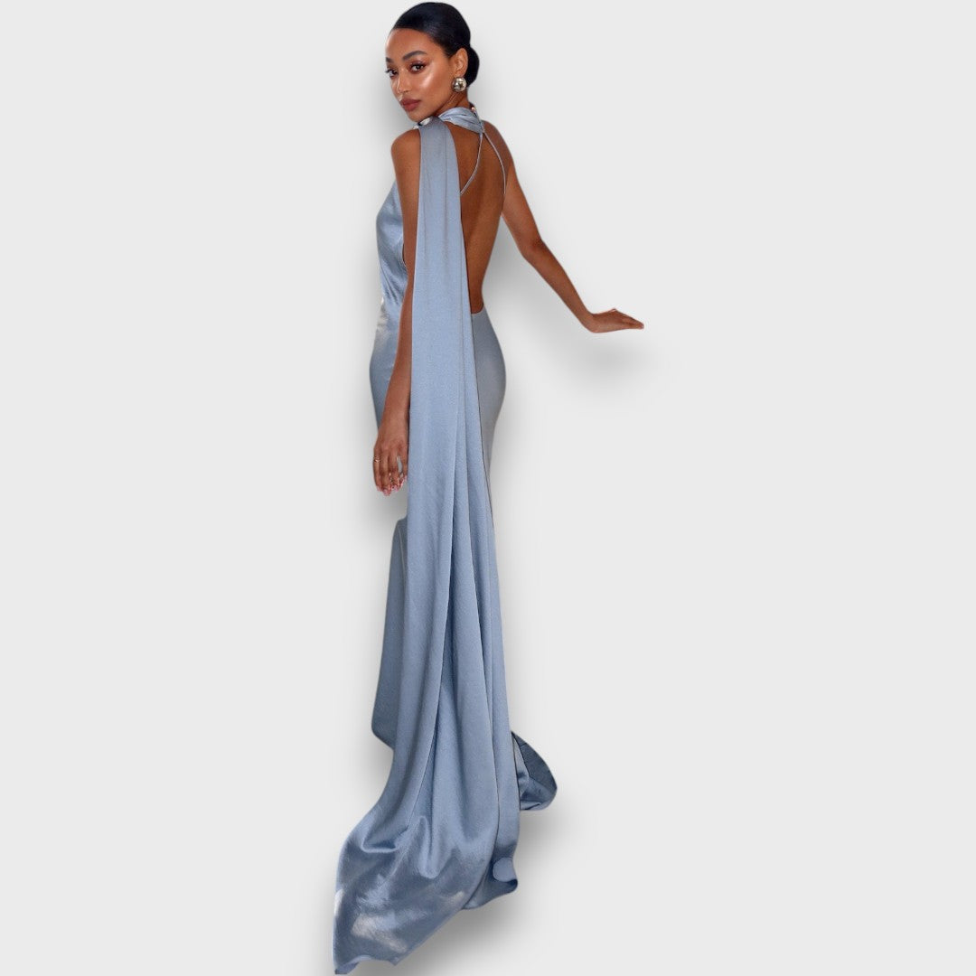 Feana – Satinkleid mit Cape-Detail Emma Fioretti