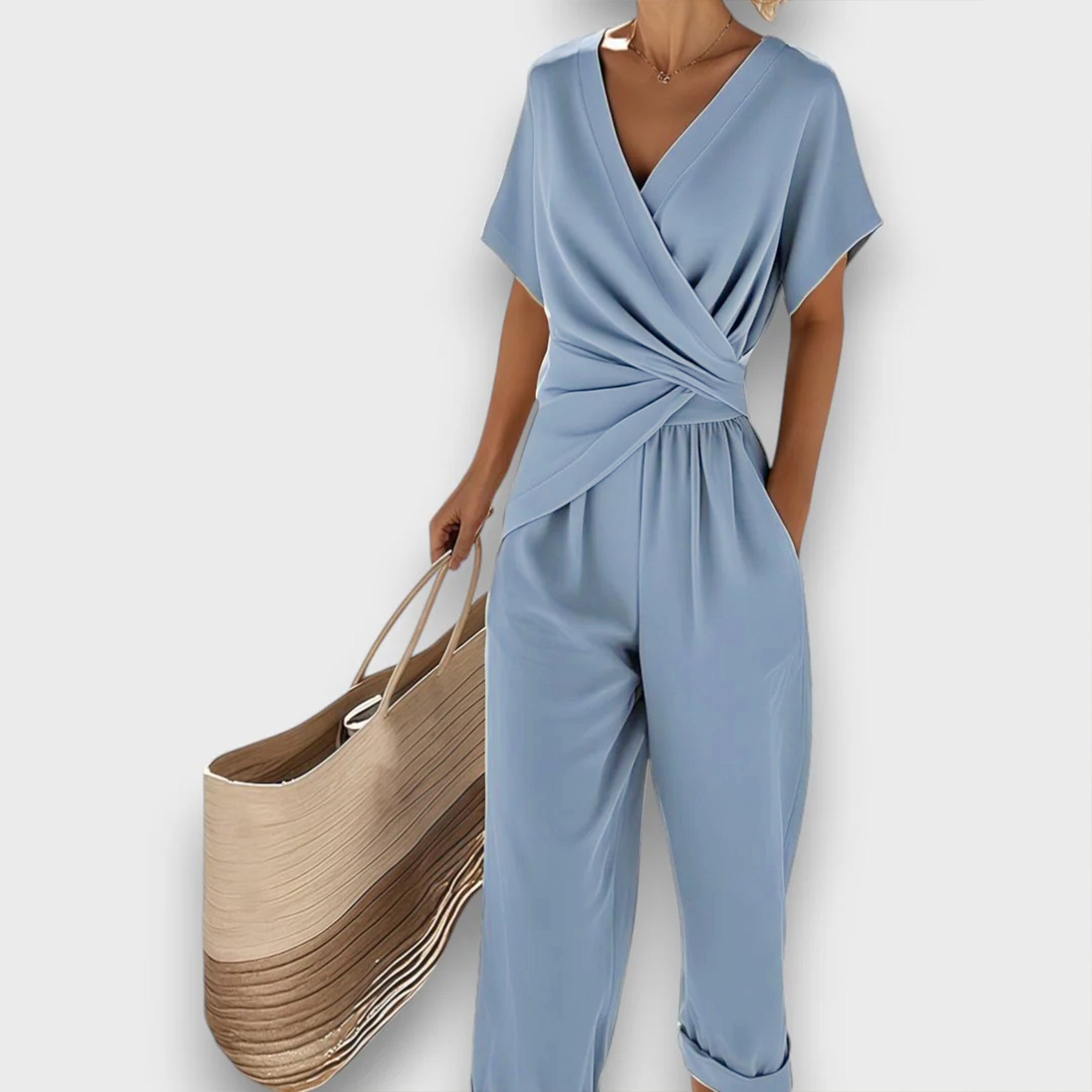 Celira – Sommerlicher Jumpsuit mit Wickeloptik