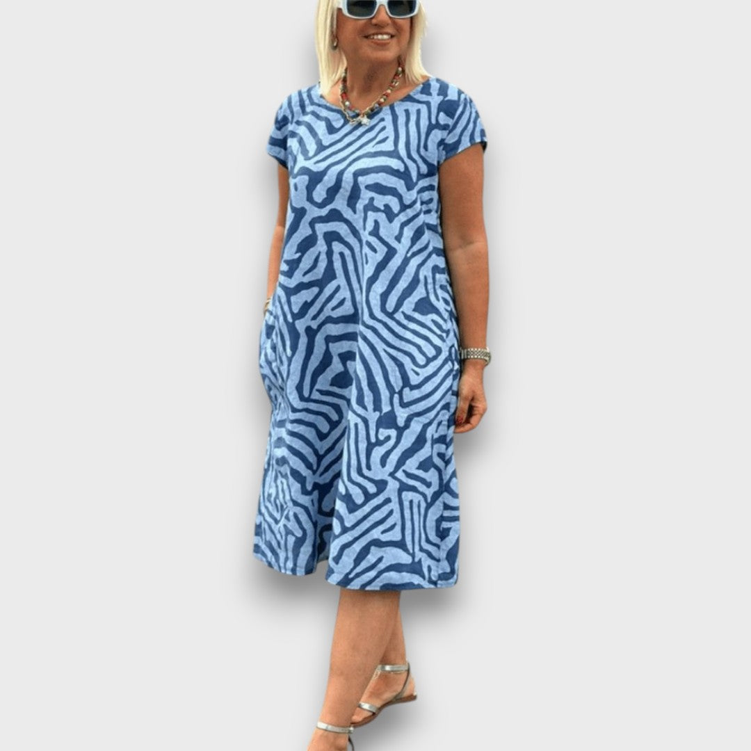 Zareni – Fließendes Kleid mit künstlerischem Print