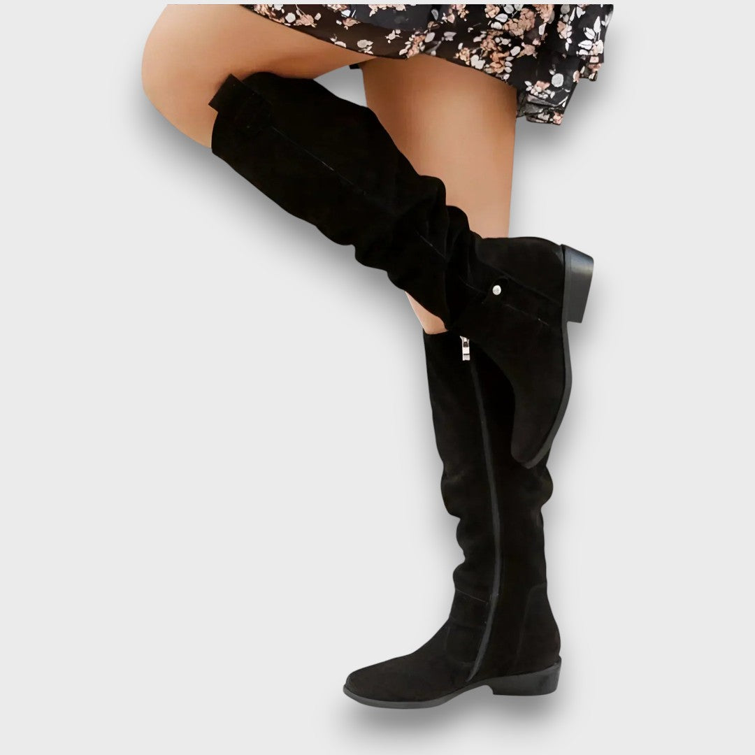 Leontine – Kniehohe Stiefel mit samtigem Charme