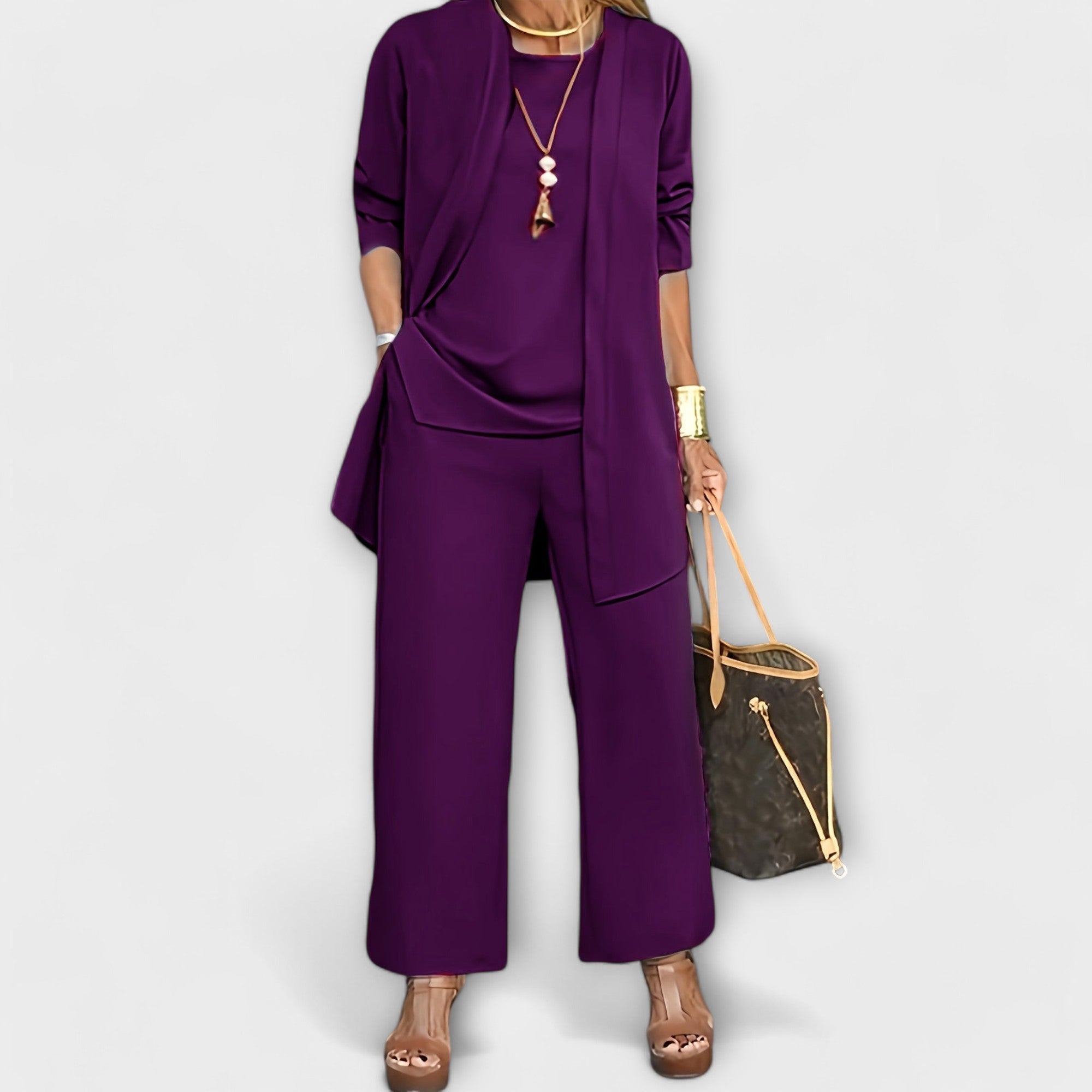 Lora – Dreiteiliger Set-Look mit weicher Strickjacke