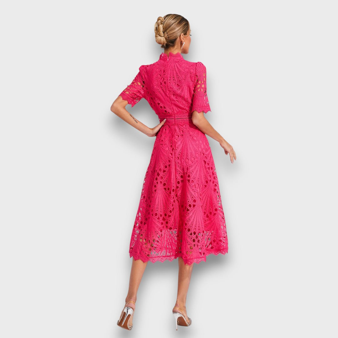 Norelia – Elegantes Midikleid mit Spitzendetail Emma Fioretti