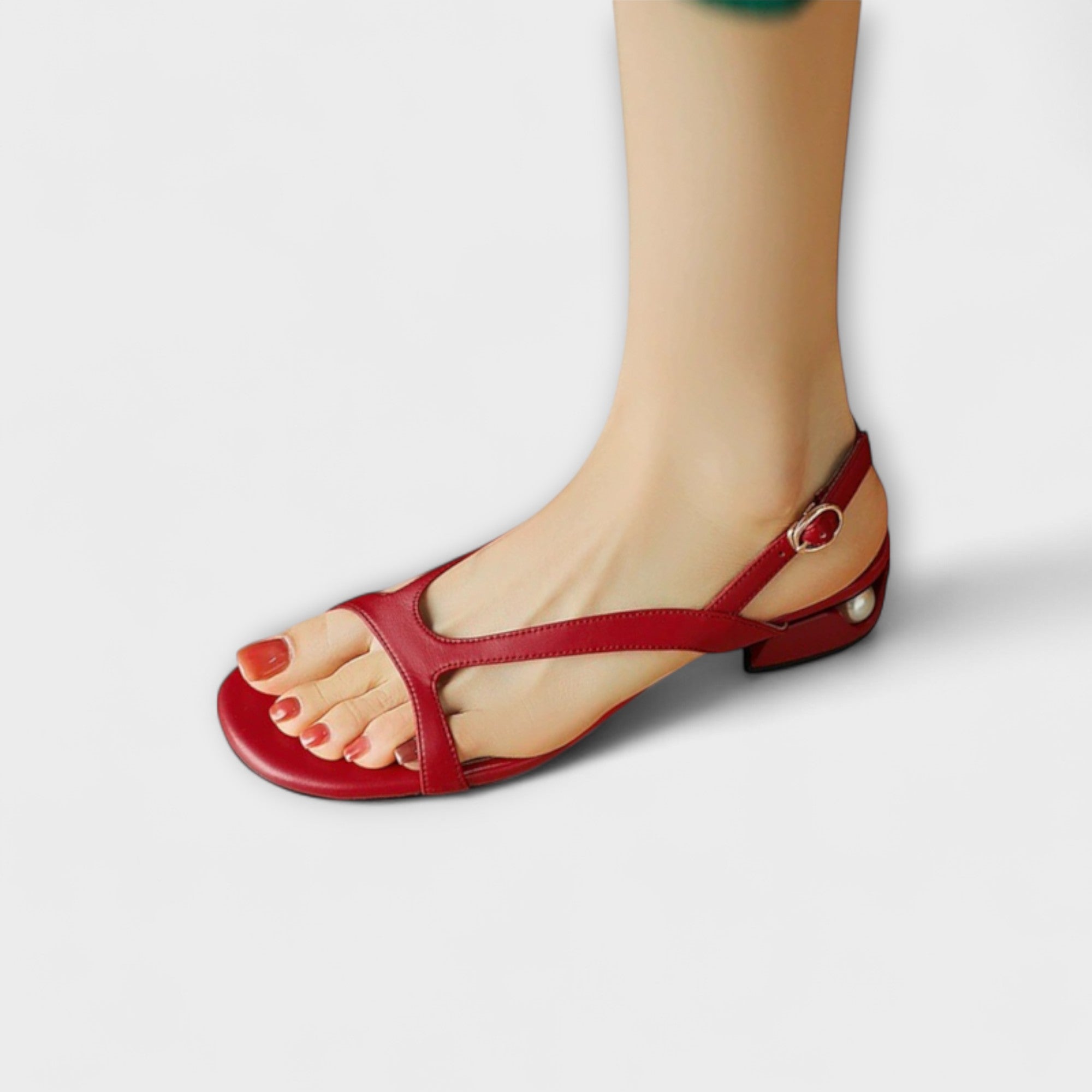 Almira – Flache Riemchensandalen mit feinem Finish