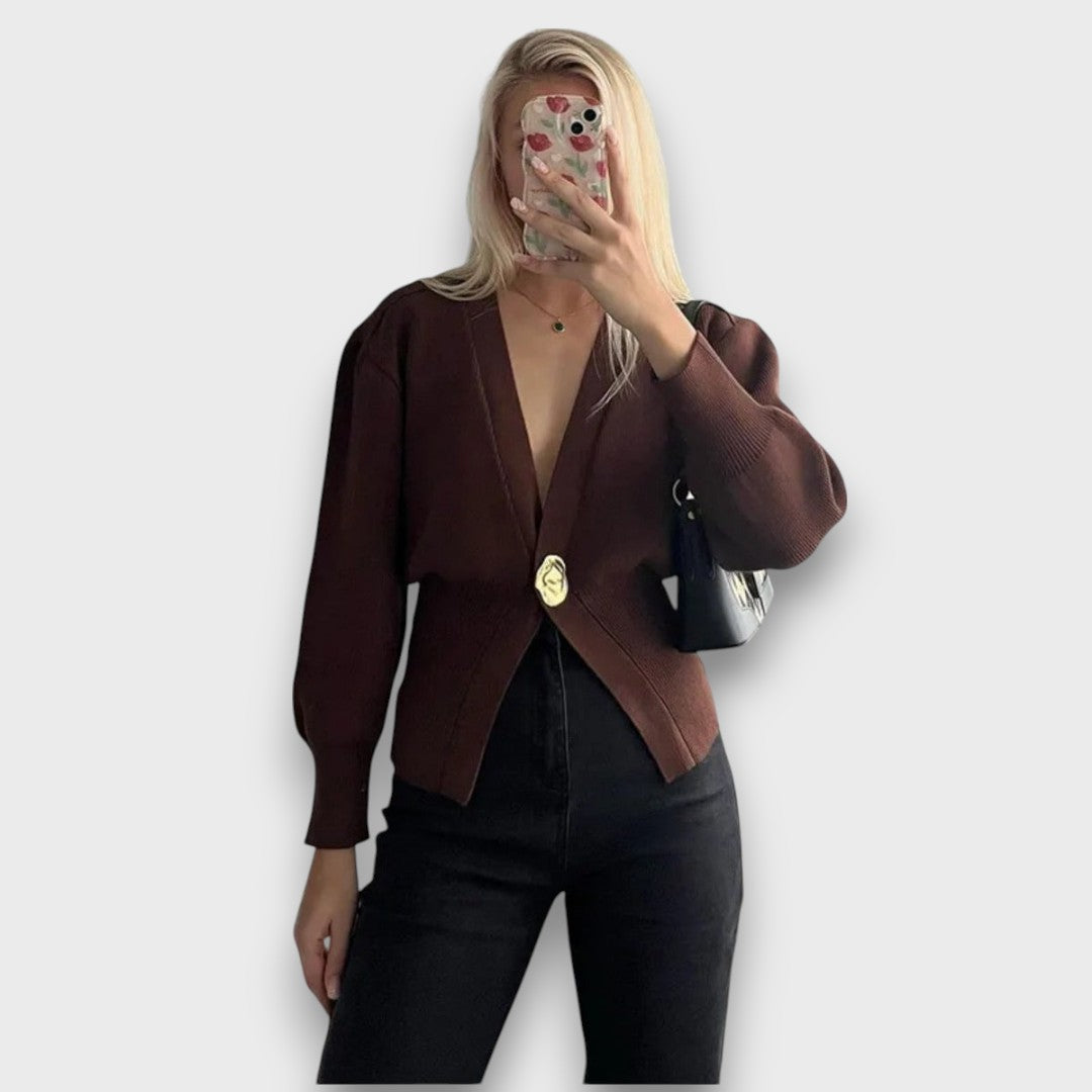 Enea – Tiefer V-Ausschnitt Cardigan mit Goldknopf Emma Fioretti