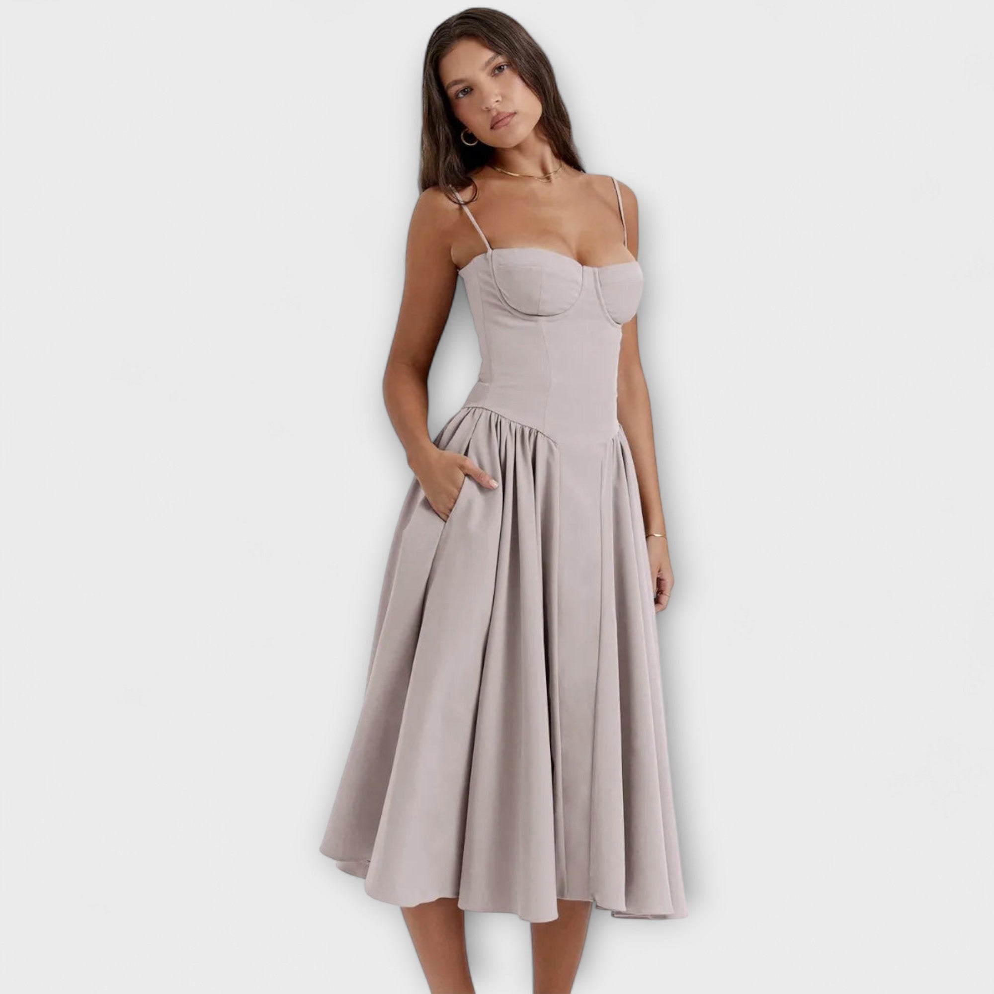 Ameline – Feminines Midikleid mit Taillenfokus
