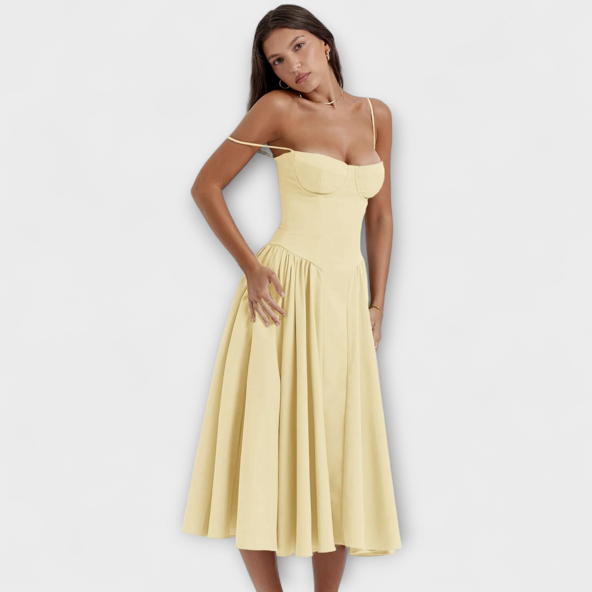 Ameline – Feminines Midikleid mit Taillenfokus