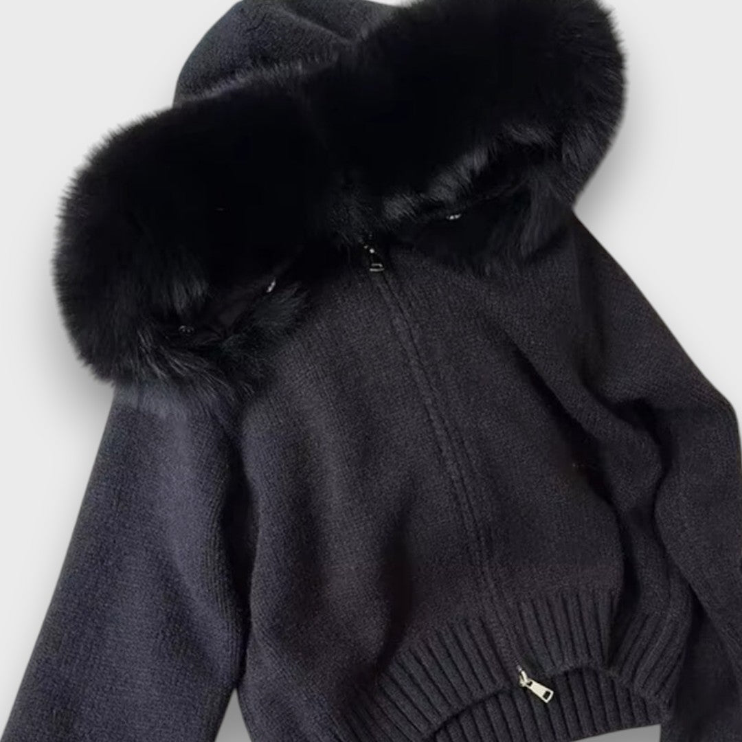 Alisanne – Strickjacke mit Reißverschluss und Faux-Fur-Kragen