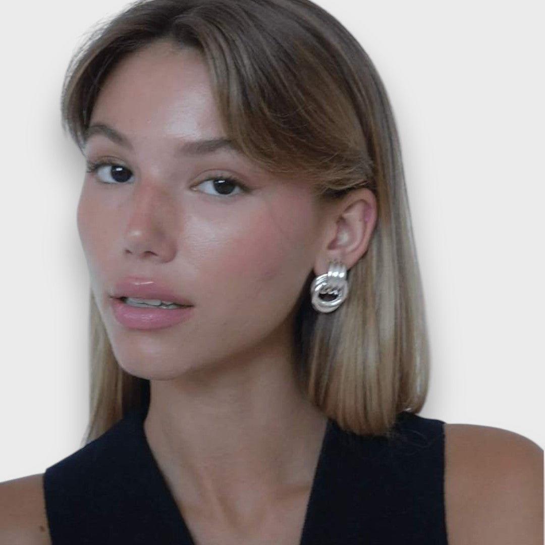 Nela – Filigrane Knotenohrringe in Goldoptik Emma Fioretti