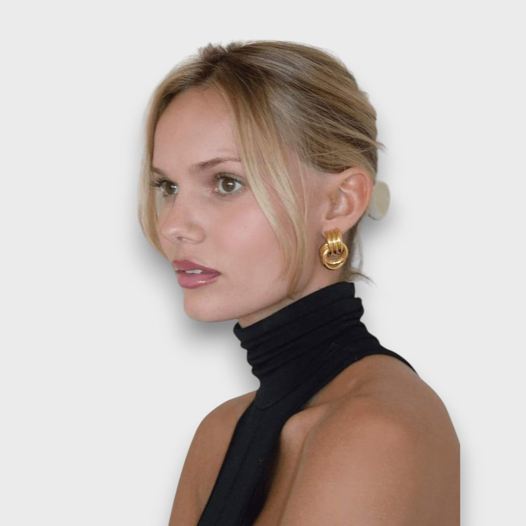 Nela – Filigrane Knotenohrringe in Goldoptik Emma Fioretti