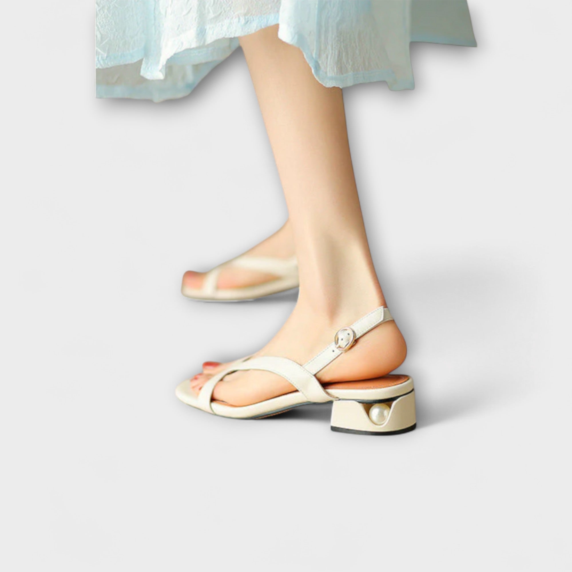 Almira – Flache Riemchensandalen mit feinem Finish