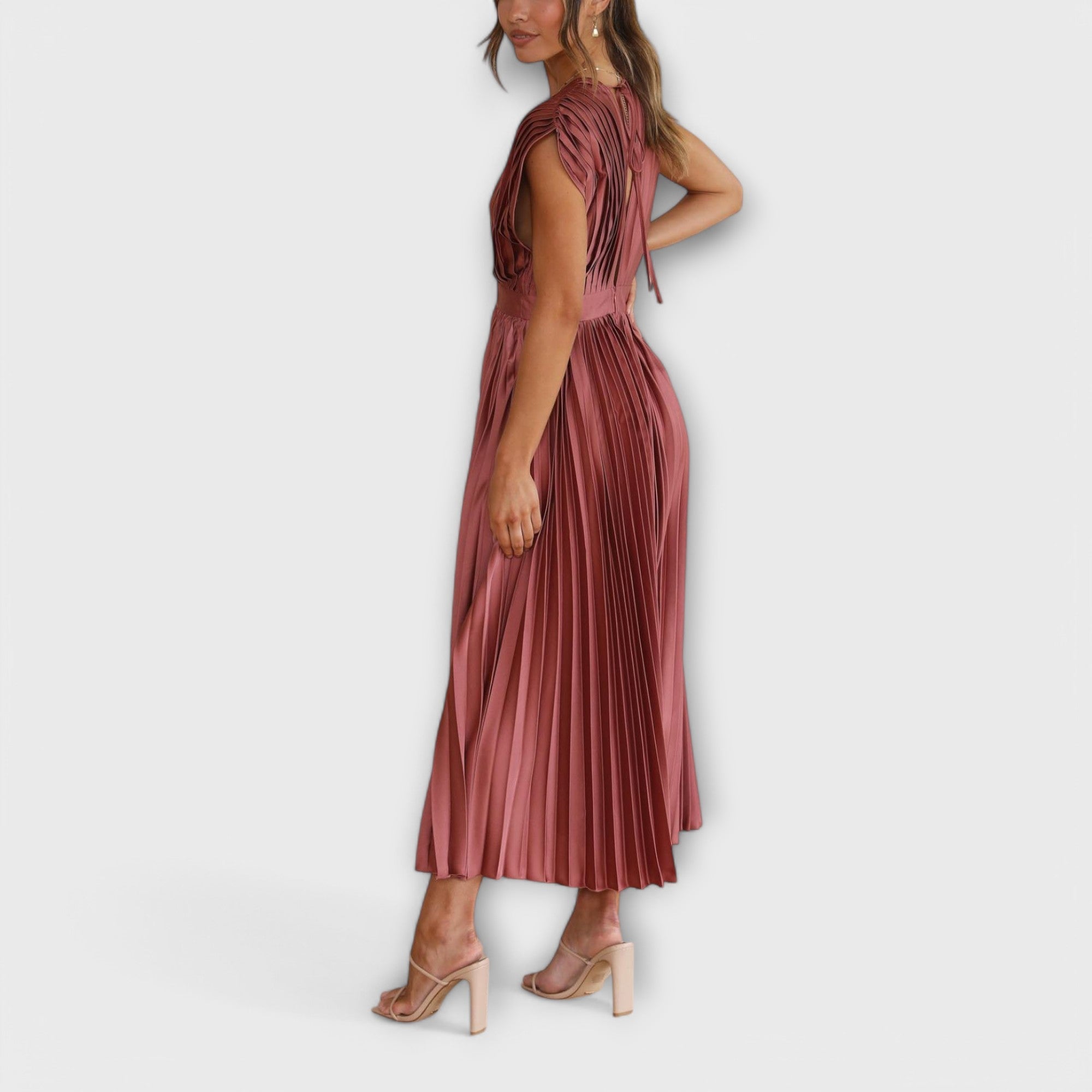 Celestine – Plissiertes Midikleid mit V-Ausschnitt