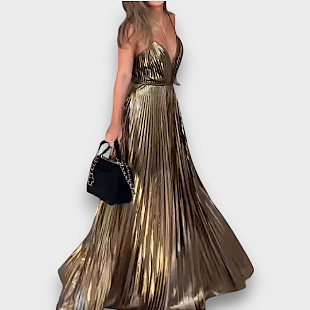 Aurora – Goldenes Plisseekleid mit tiefem Ausschnitt - Emma Fioretti