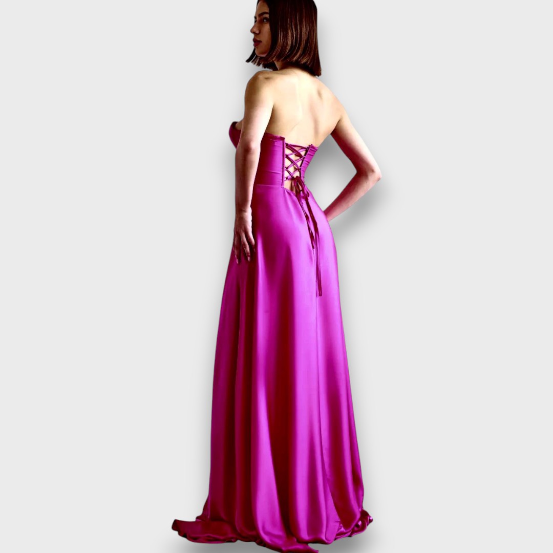 Victoria – Langes Kleid mit Rückenschnürung und Schlitz - Emma Fioretti