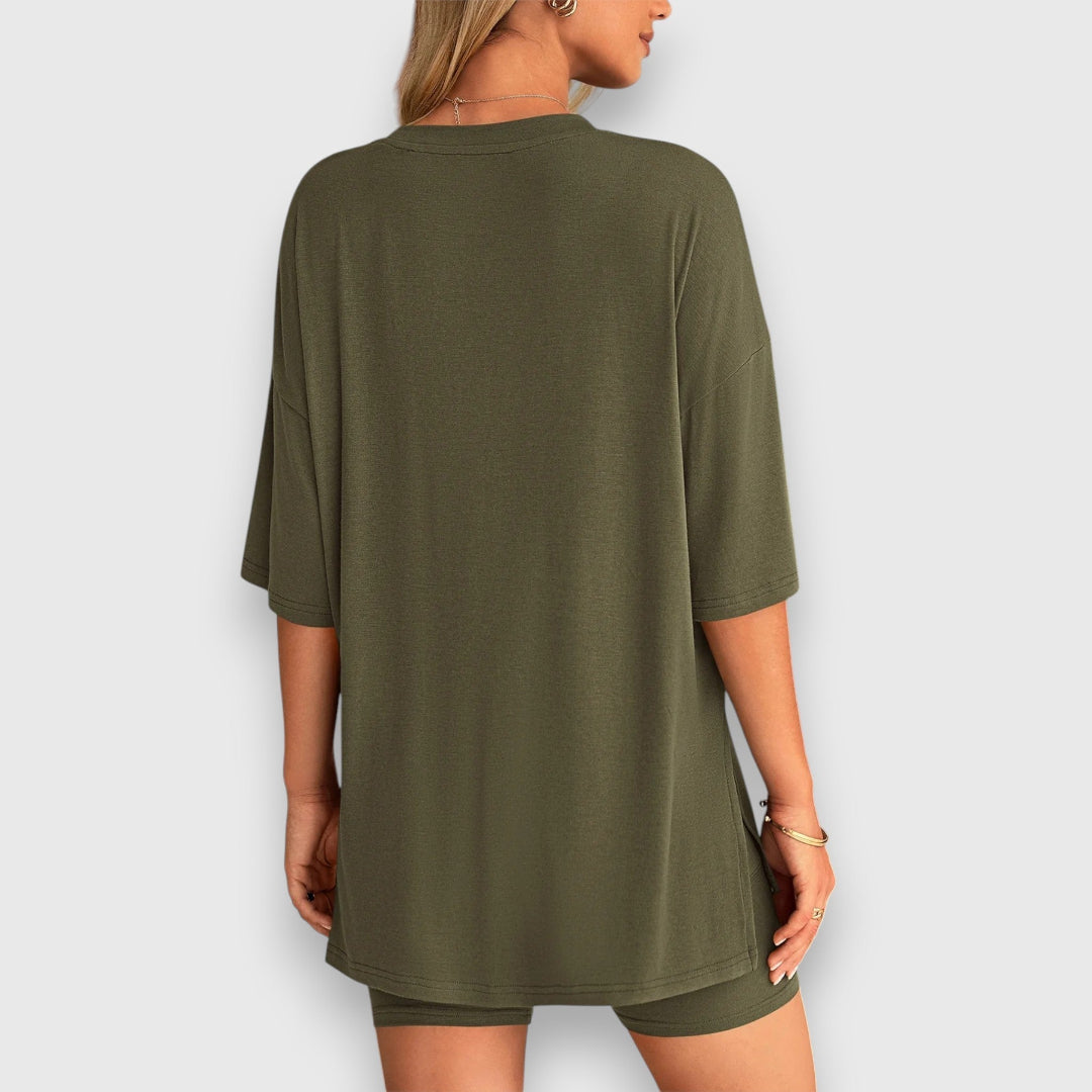 Malia – Lounge-Set aus Oversize-Shirt und Shorts Emma Fioretti