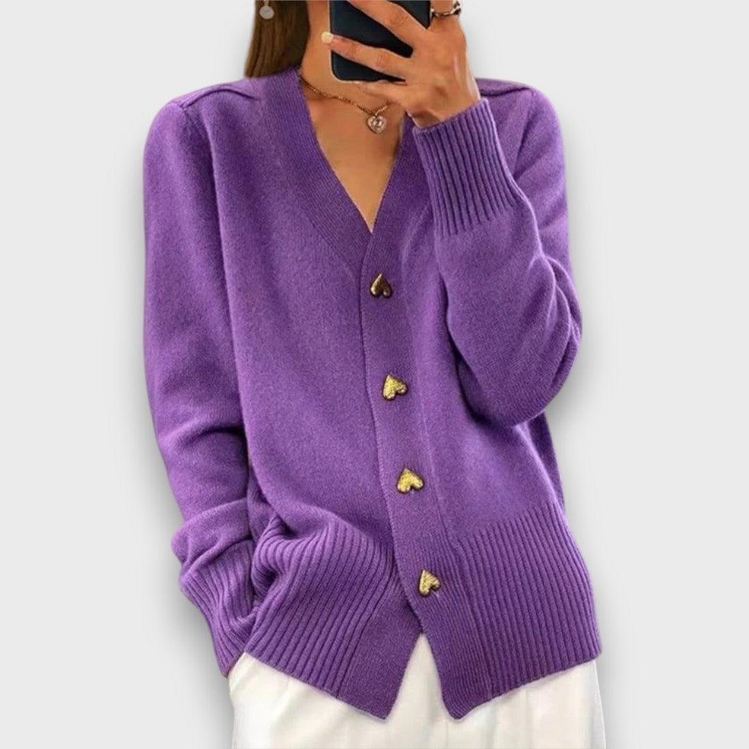 Heliora – Strickjacke mit Herzknöpfen