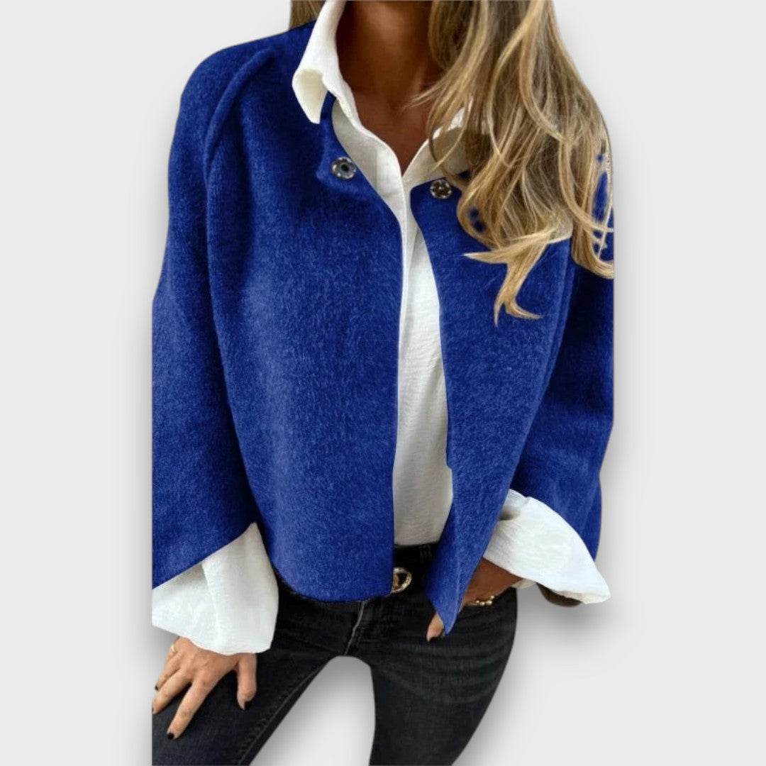 Lene – Kurzjacke mit Knopfdetail