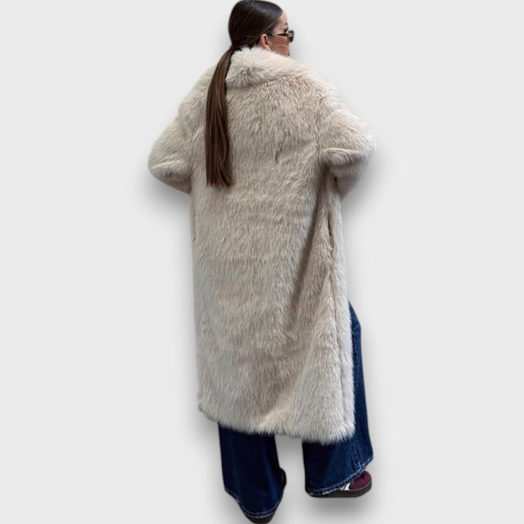 Liviane – Maxi-Kunstfellmantel mit Couture-Flair
