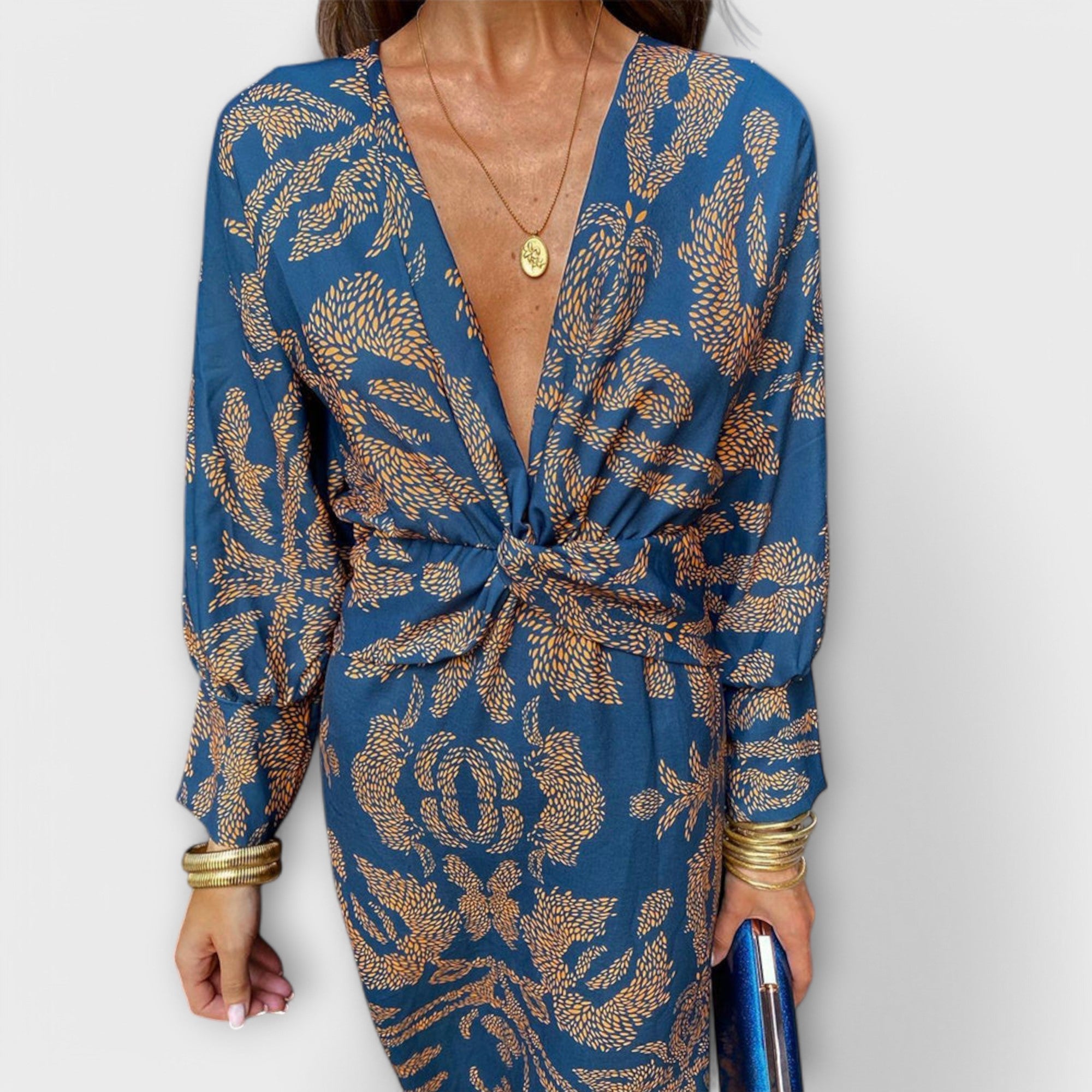 Noira – Maxikleid mit Knoten und Printakzent
