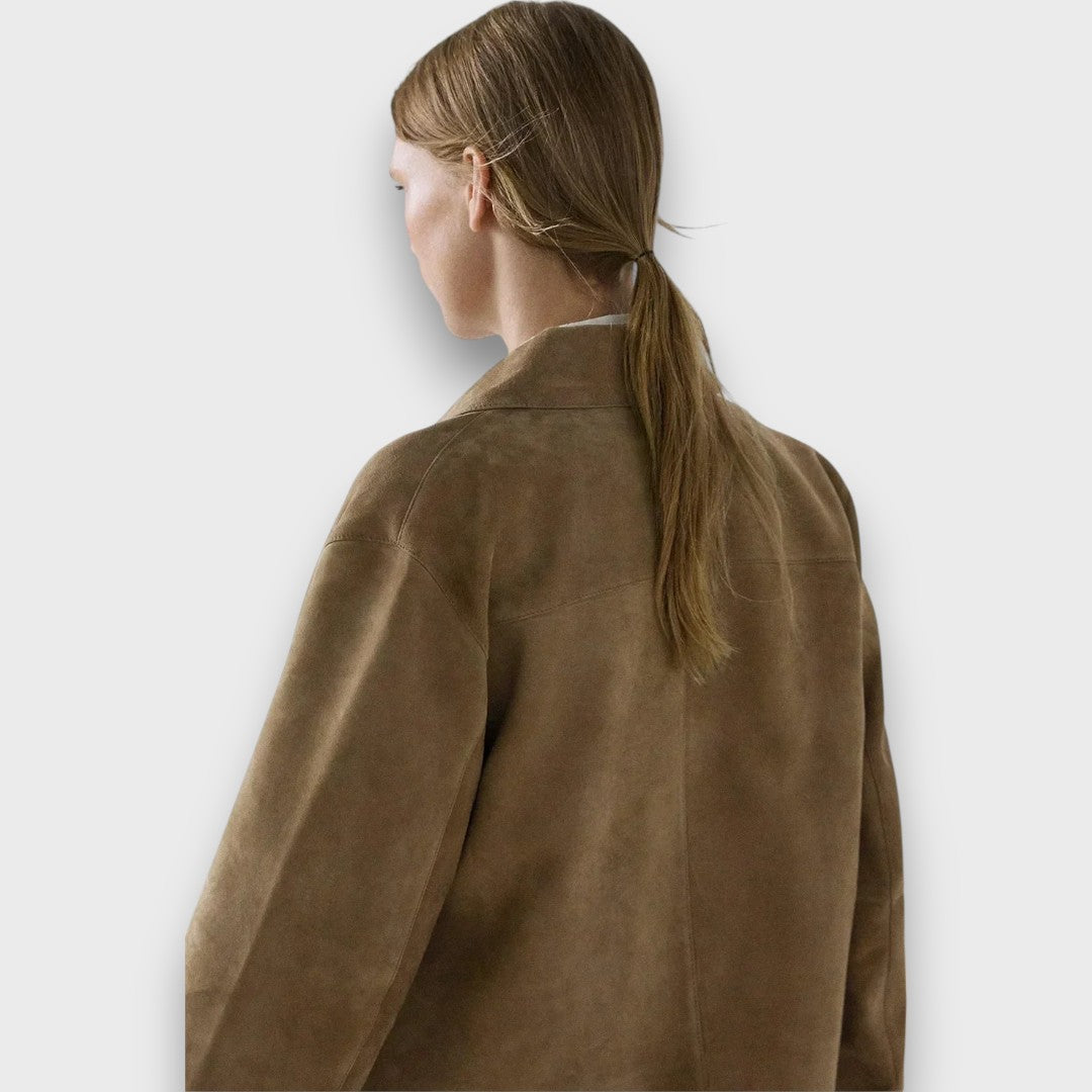 Naomi – Elegante Wildlederjacke mit klassischem Schnitt Emma Fioretti