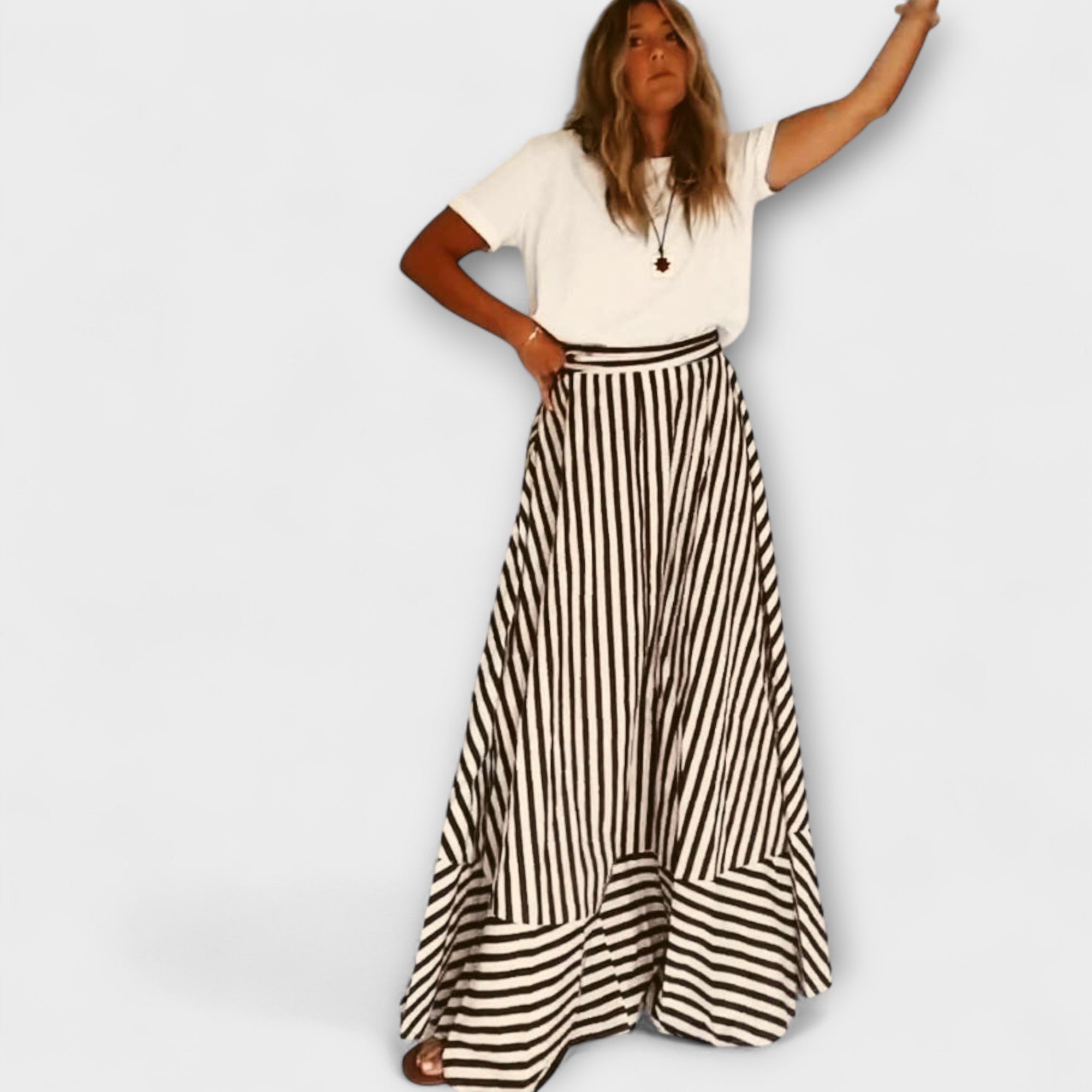 Marea – Trägerloses Streifen-Maxikleid
