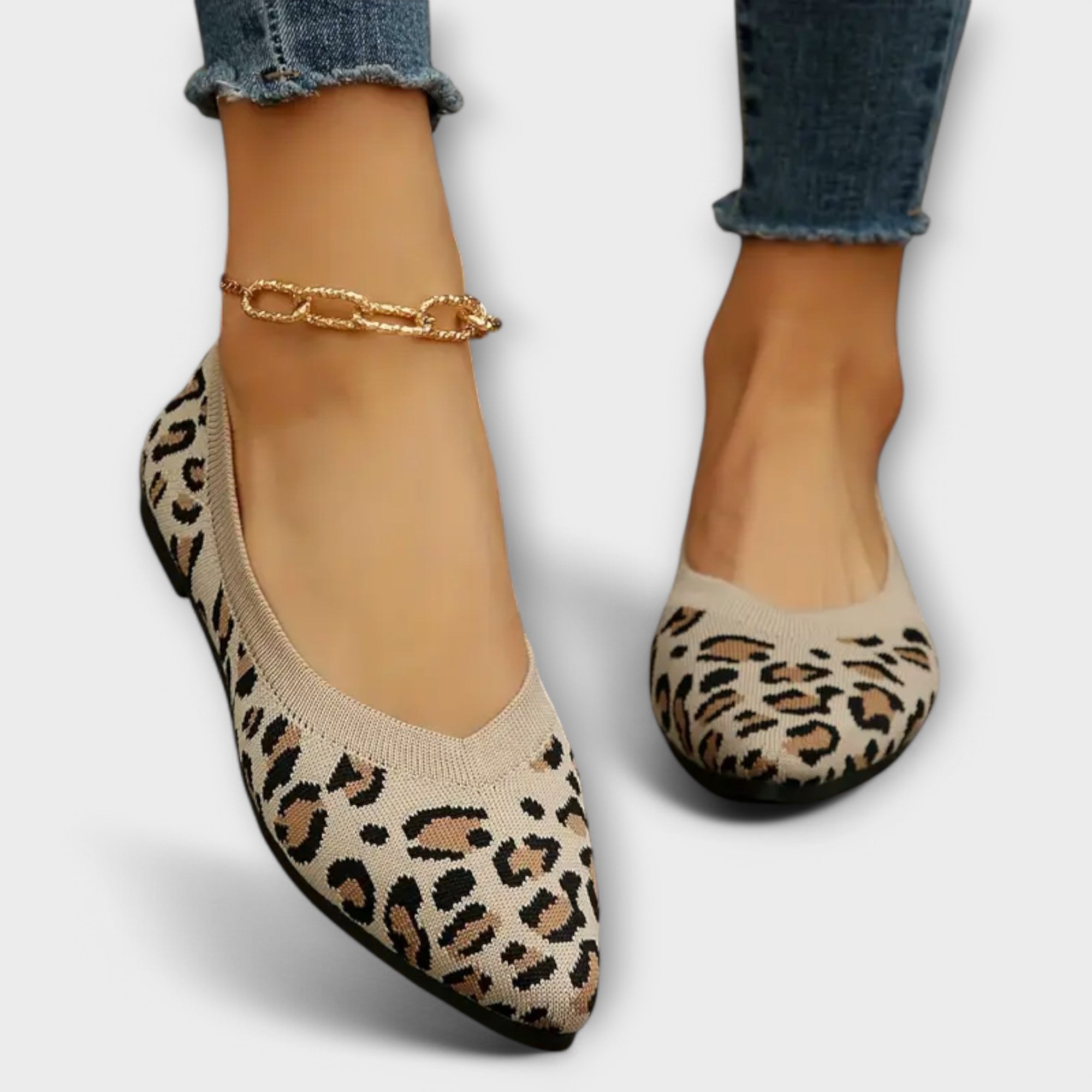 Zarela – Spitz zulaufende Flats im Leo-Look