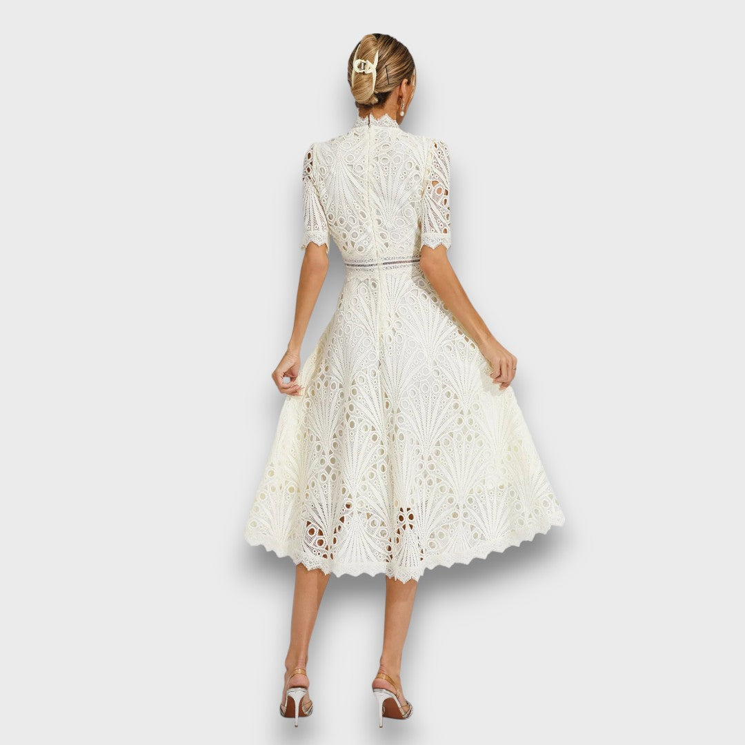 Norelia – Elegantes Midikleid mit Spitzendetail Emma Fioretti