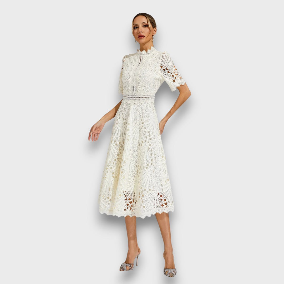Norelia – Elegantes Midikleid mit Spitzendetail Emma Fioretti