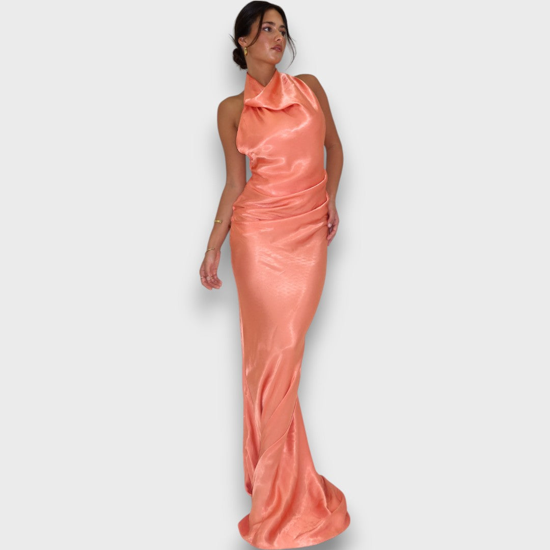 Gaanne – Fließendes Neckholder-Kleid in Papayaton Emma Fioretti