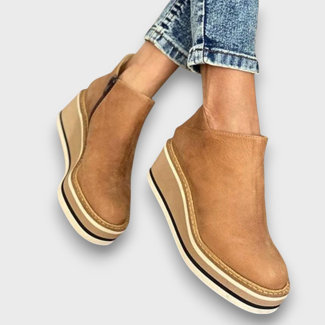 Alvaya – Alltagstaugliche Keilstiefeletten mit Stil