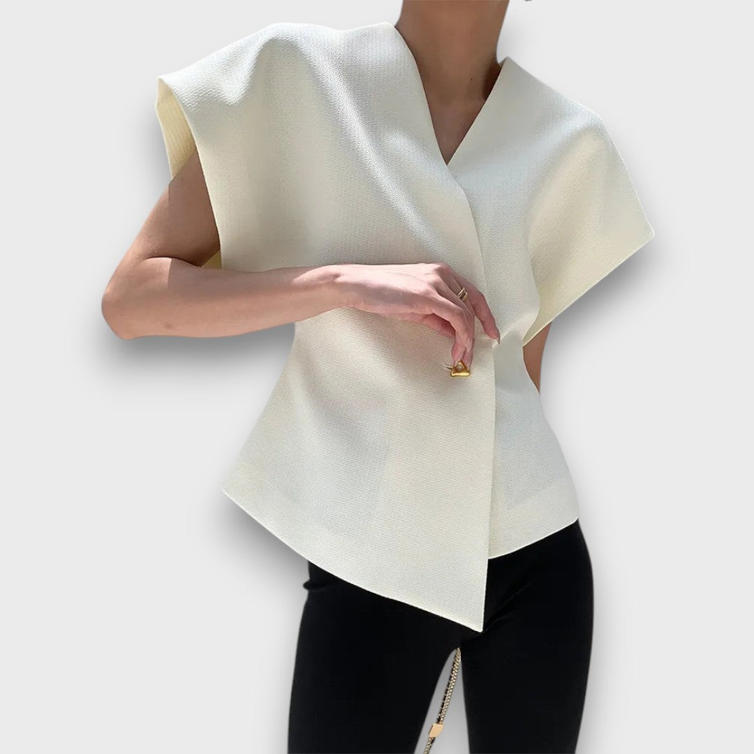 Selene – Minimalistisches Drapier-Top mit Goldakzent