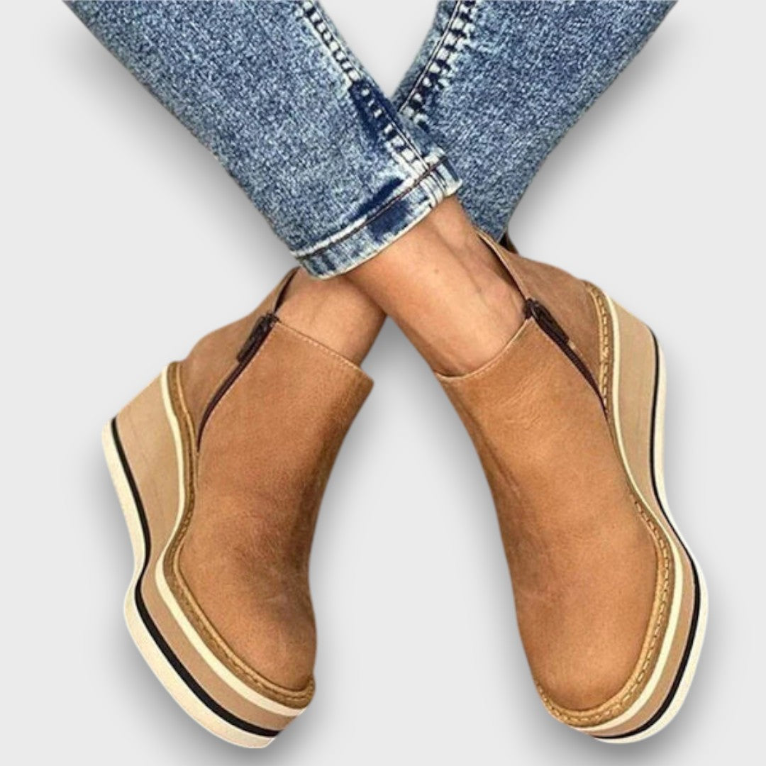 Alvaya – Alltagstaugliche Keilstiefeletten mit Stil