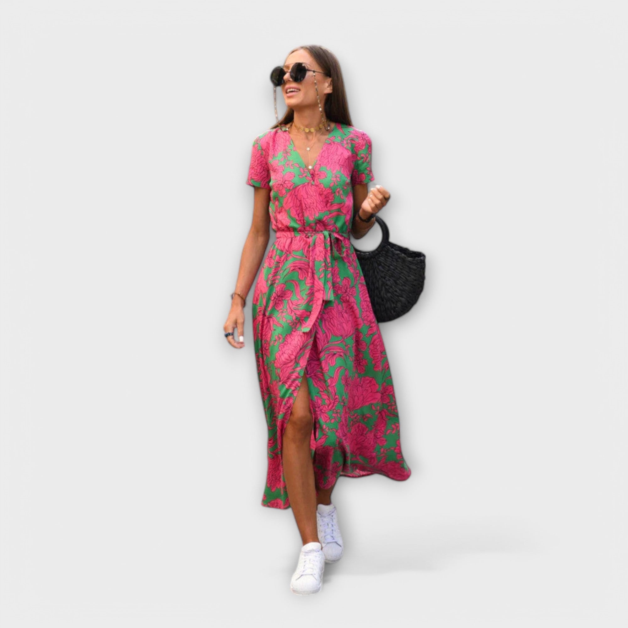 Yelina – Midikleid mit Wickeloptik und floraler Energie