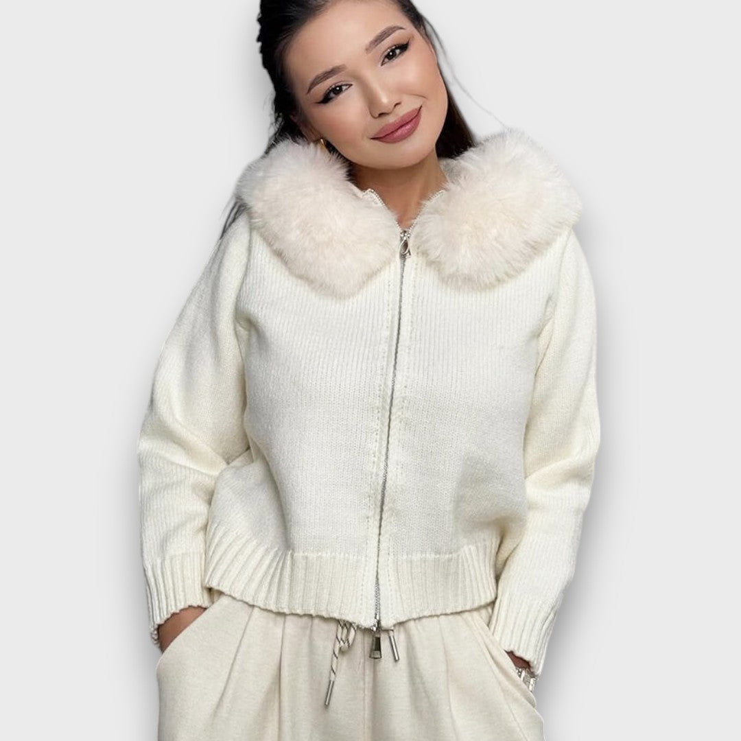 Alisanne – Strickjacke mit Reißverschluss und Faux-Fur-Kragen