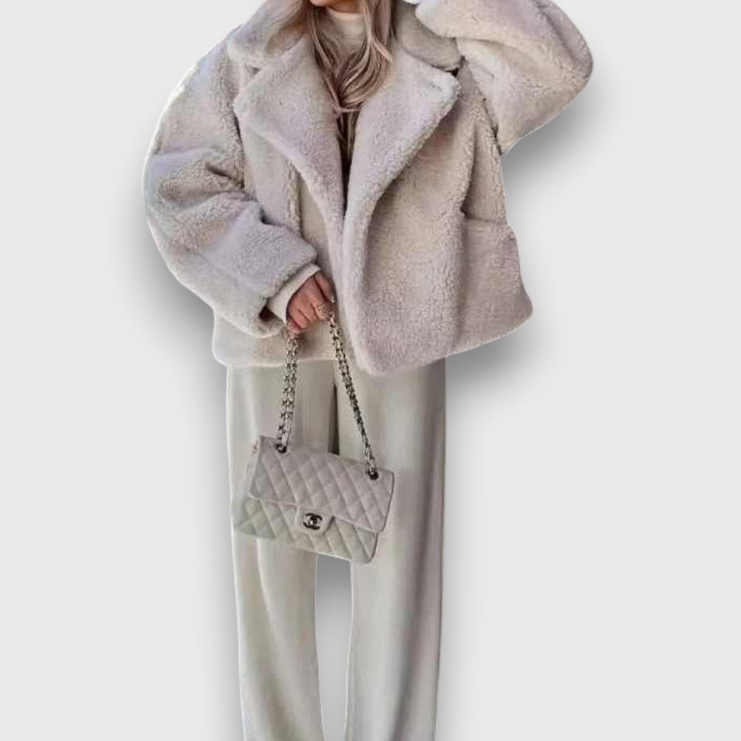 Elvianne – Jacke mit weitem Kragen Emma Fioretti