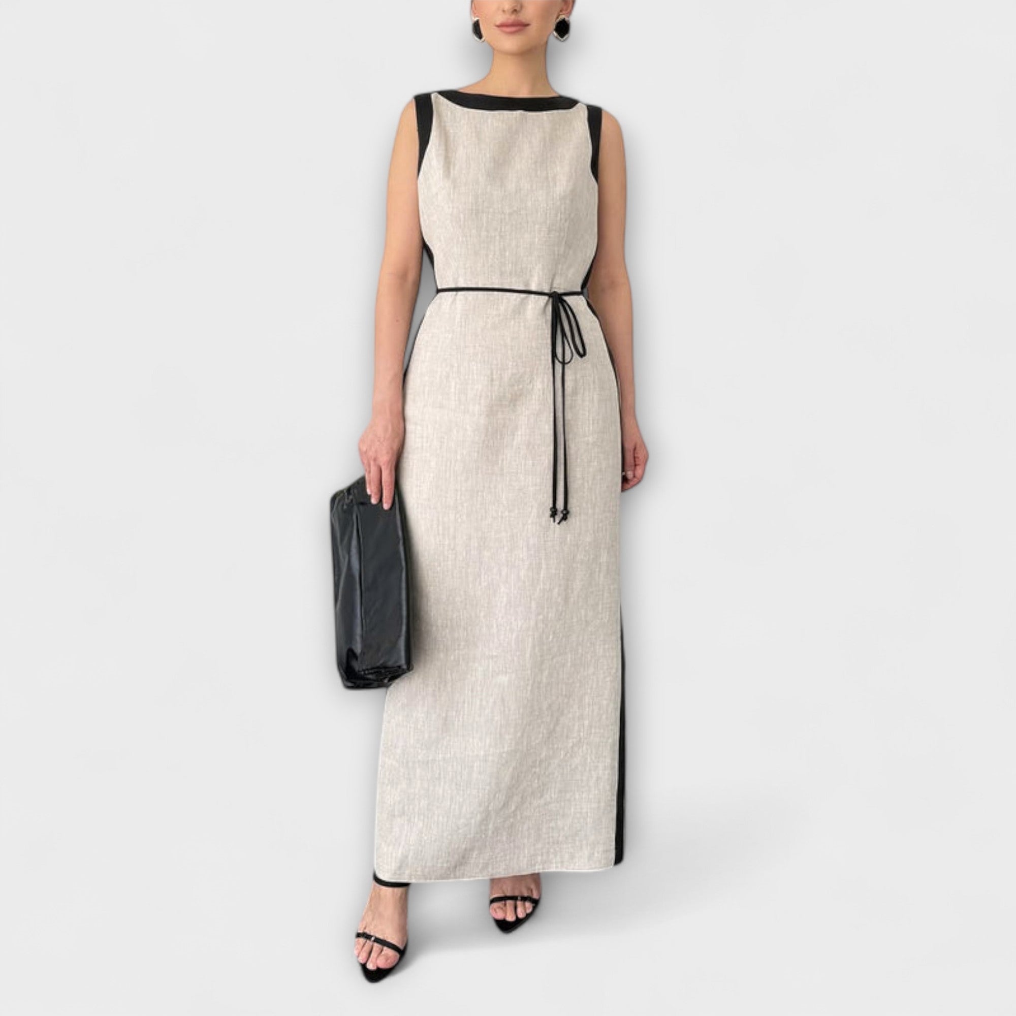 Avinya – Kontrastkleid mit Bindegürtel und klarer Linie