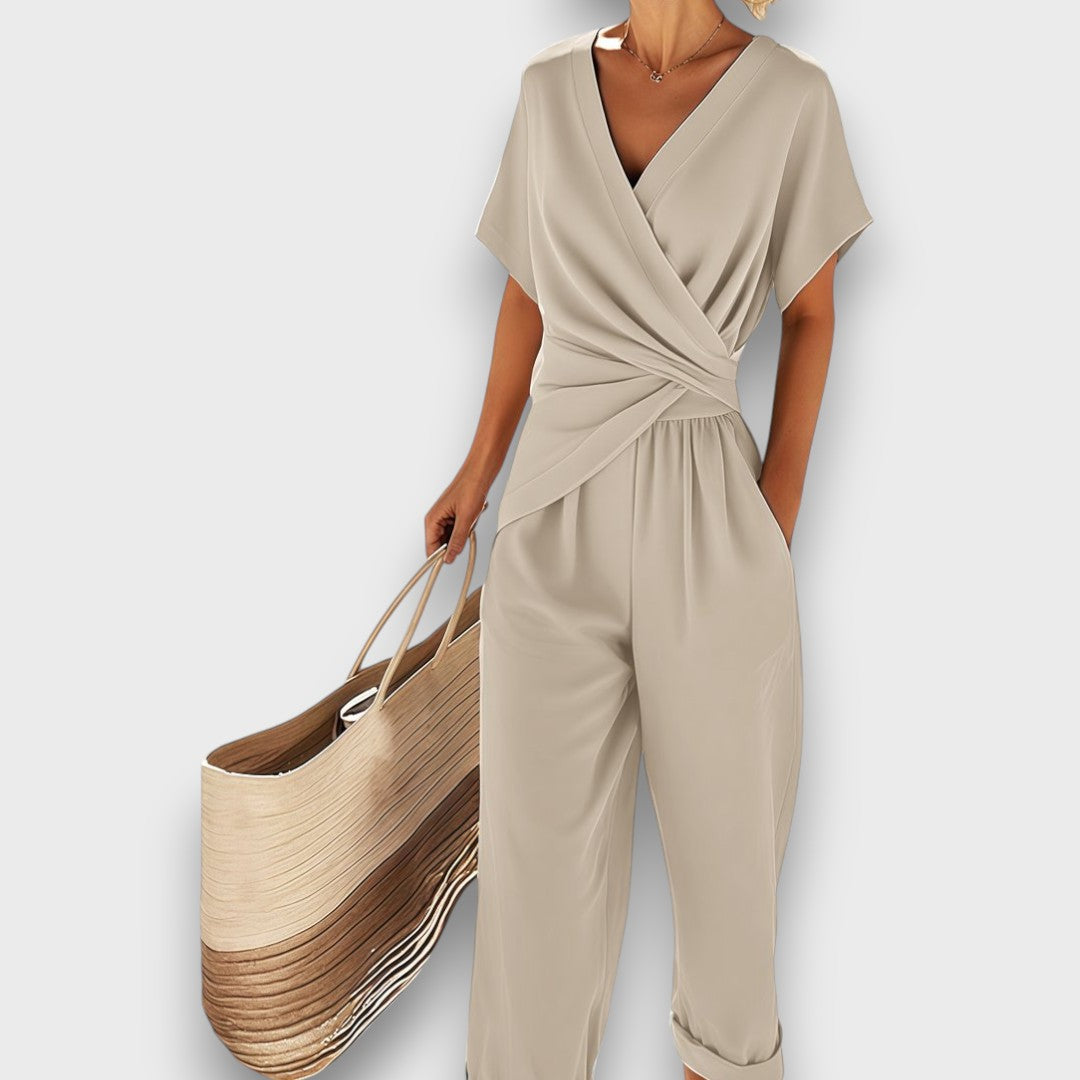 Celira – Sommerlicher Jumpsuit mit Wickeloptik