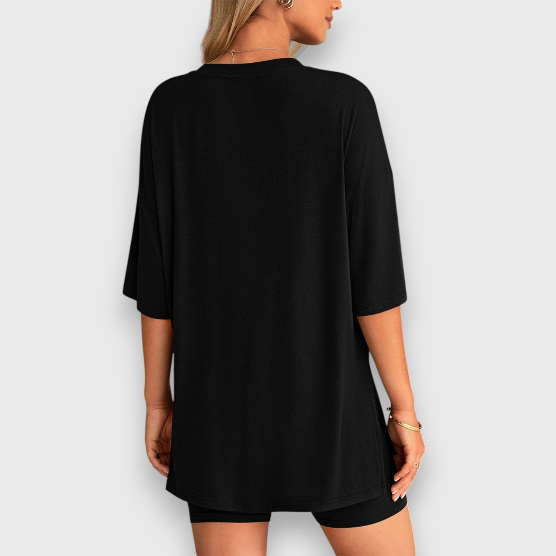 Malia – Lounge-Set aus Oversize-Shirt und Shorts Emma Fioretti