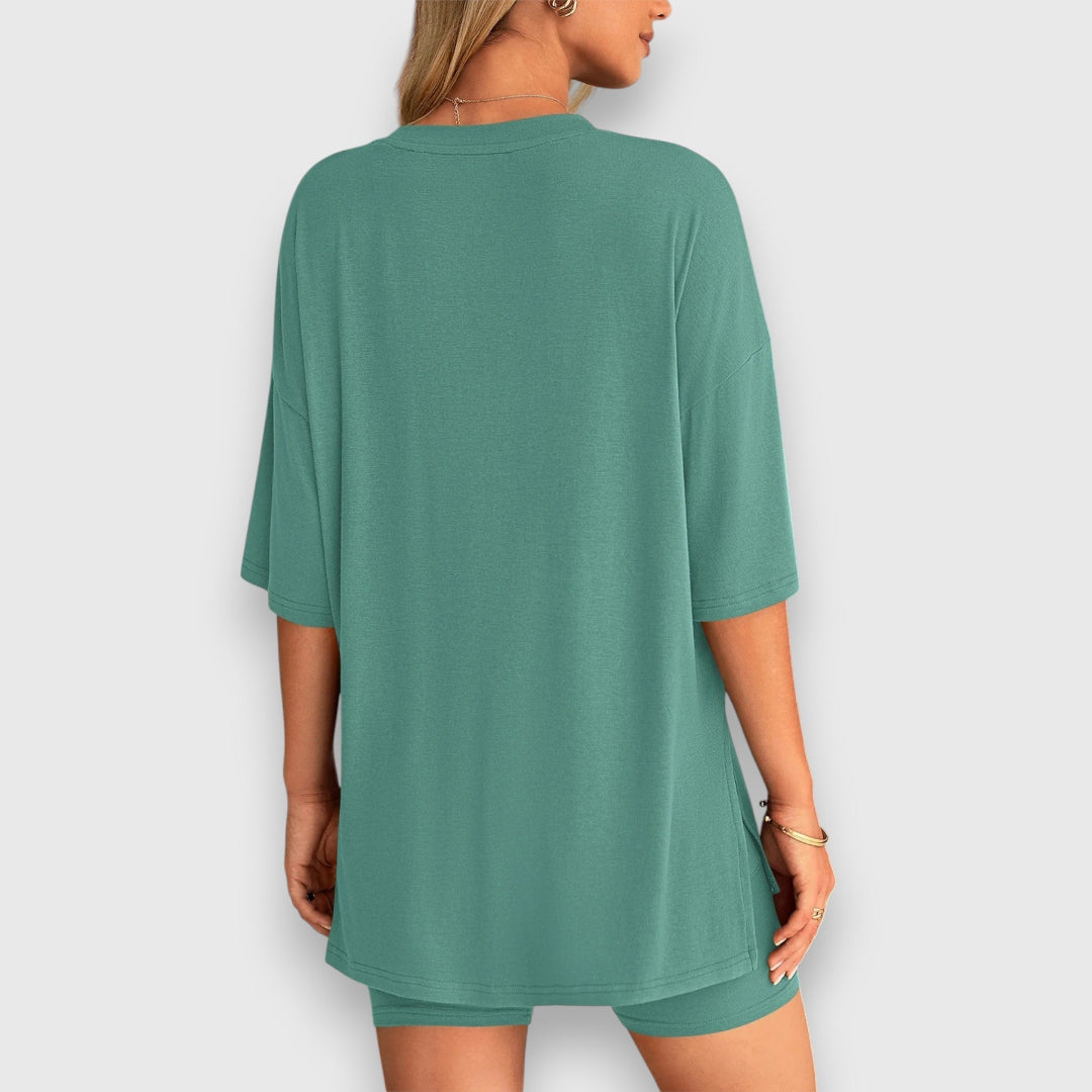 Malia – Lounge-Set aus Oversize-Shirt und Shorts Emma Fioretti