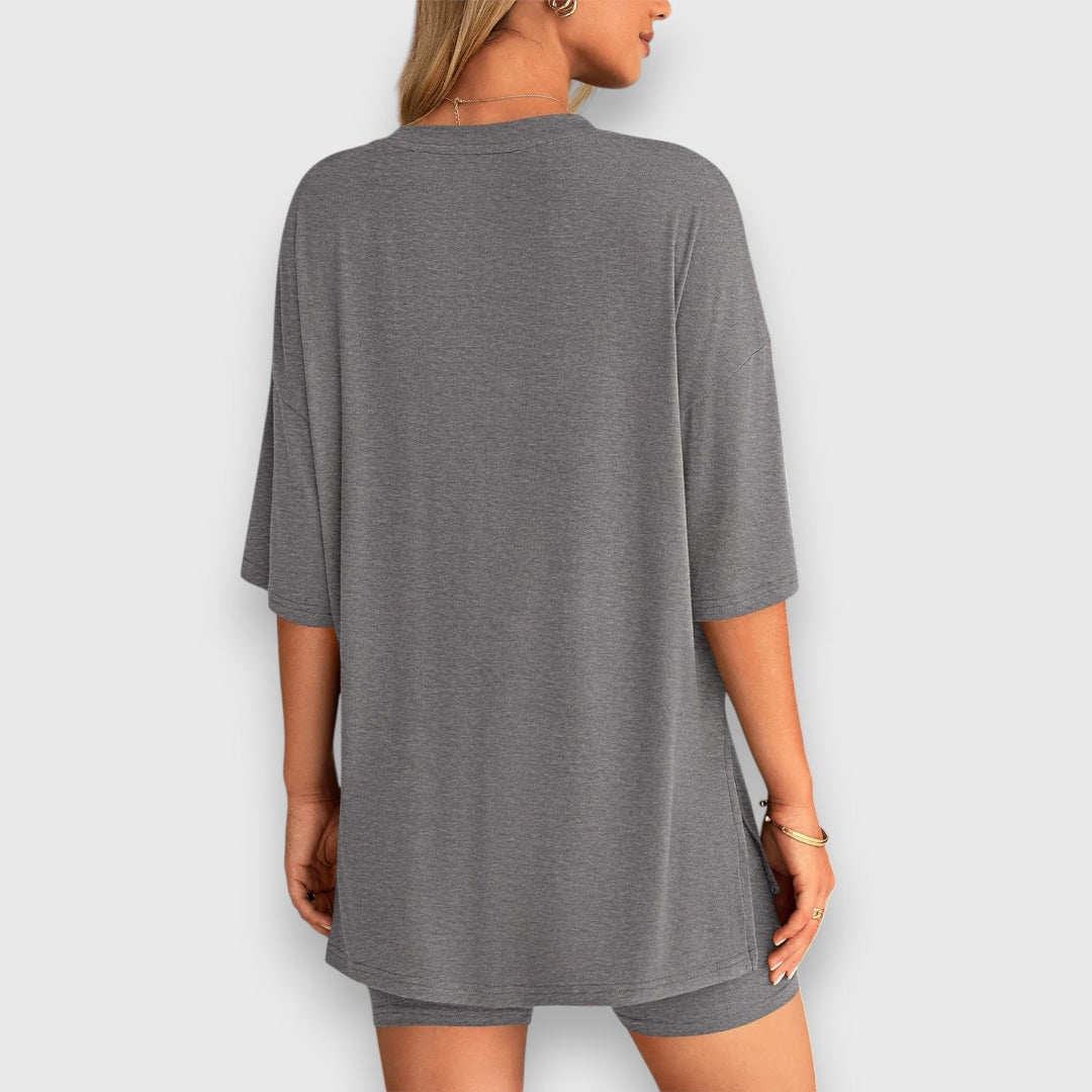 Malia – Lounge-Set aus Oversize-Shirt und Shorts Emma Fioretti