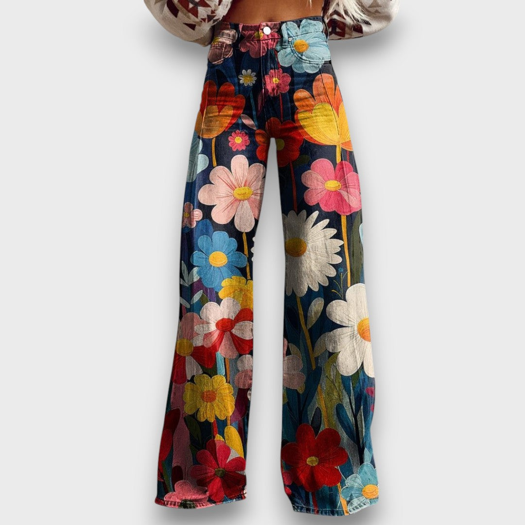 Talira – Weit geschnittene Hose mit floraler Seele