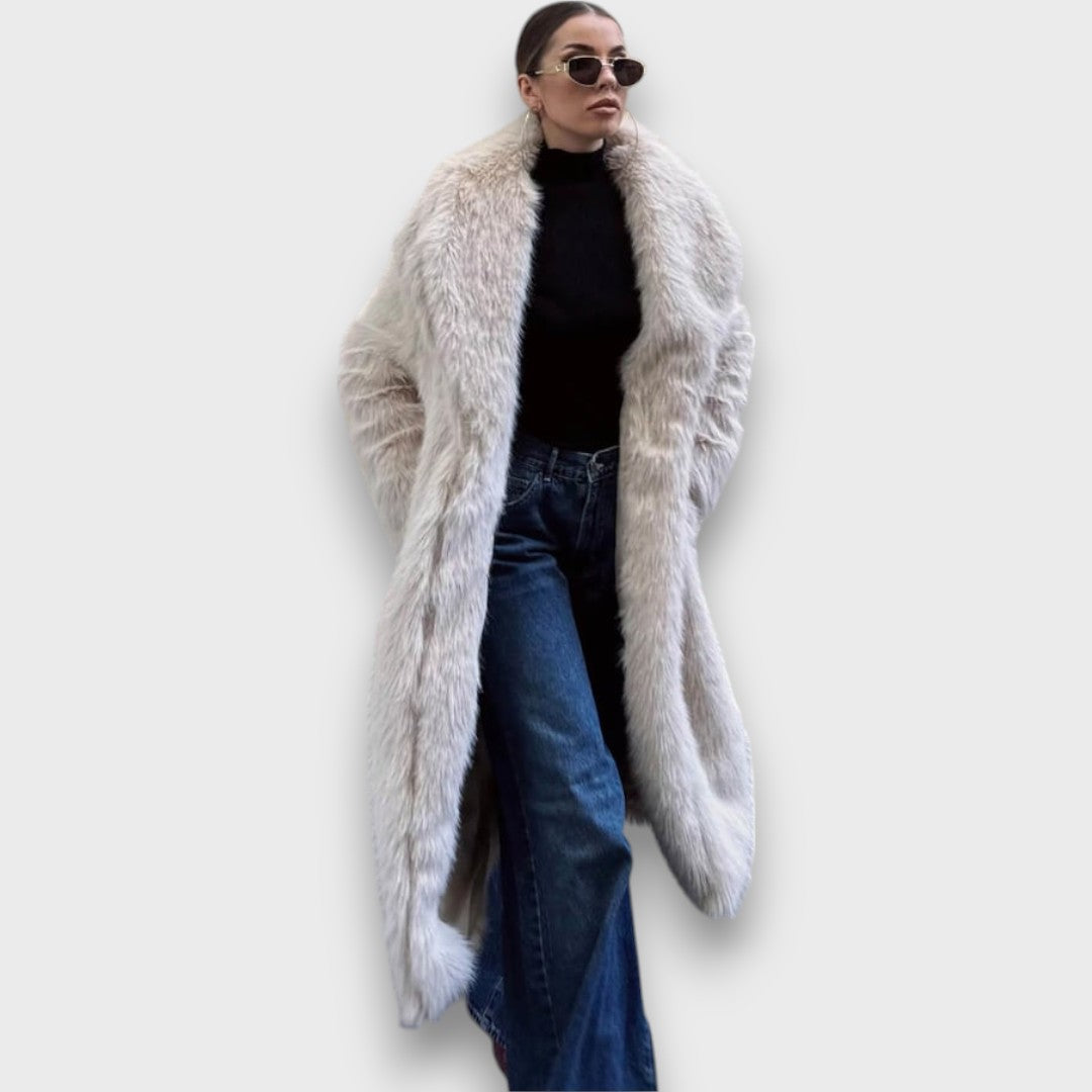 Liviane – Maxi-Kunstfellmantel mit Couture-Flair